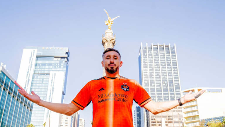 Héctor Herrera celebró nueva camiseta del Dynamos y los fans lo atacaron con burlas